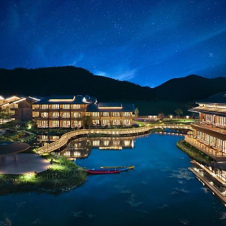 Hotel Indigo Lugu Lake By Ihg Li-ťiang Exteriér fotografie