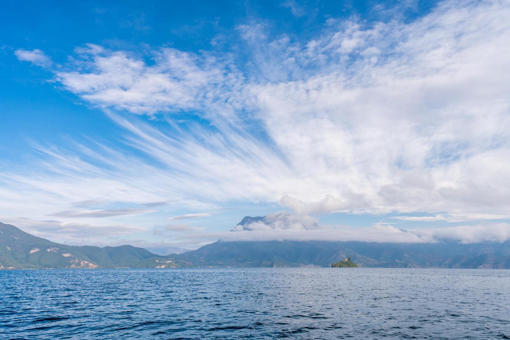 Hotel Indigo Lugu Lake By Ihg Li-ťiang Exteriér fotografie