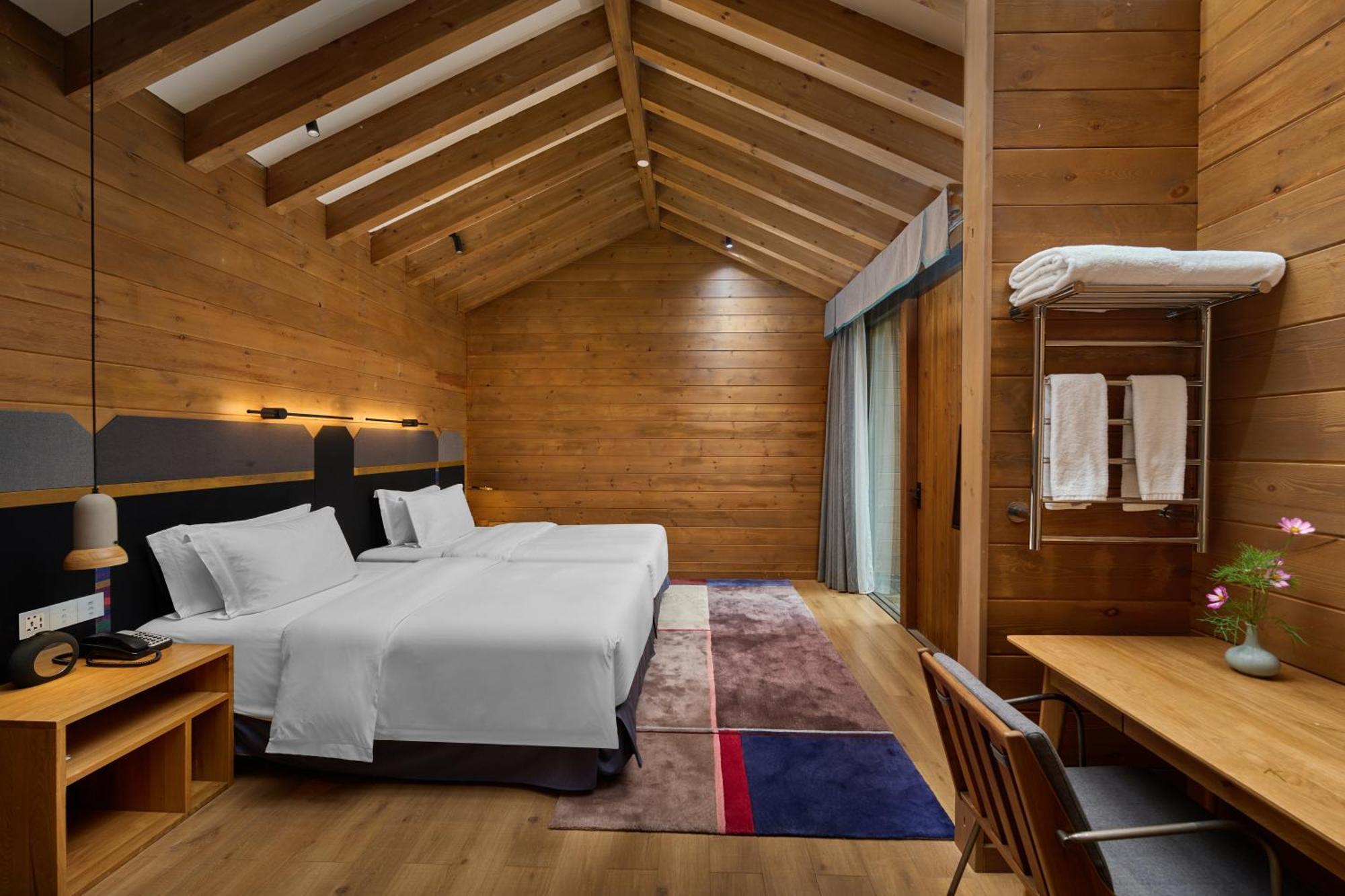 Hotel Indigo Lugu Lake By Ihg Li-ťiang Exteriér fotografie
